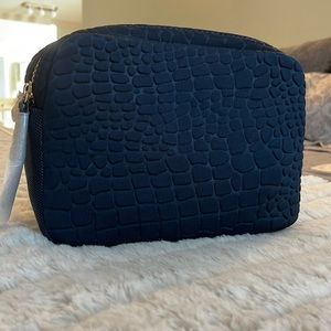 NWT- Stella & Dot Crush It Camera Bag